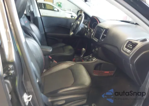 2019 Jeep Compass Trailhawk 4X4 z USA, uszkodzony, nr VIN 3C4NJDDB1KT690336